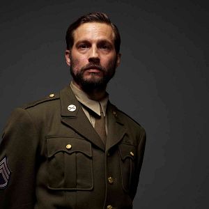 Foto Logan Marshall-Green