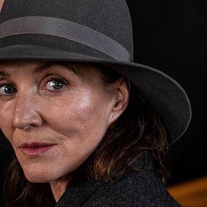 Foto Nobody Has To Know