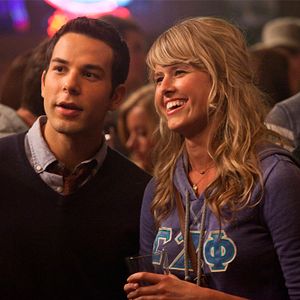 Foto Skylar Astin