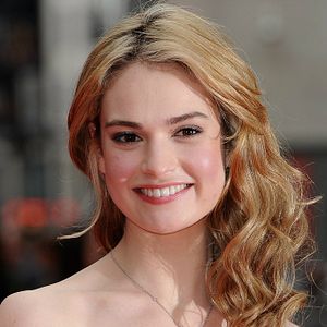 Foto Lily James