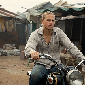 Foto Charlie Hunnam