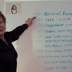 Foto All The Beauty And The Bloodshed