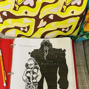 Foto The Angry Black Girl And Her Monster