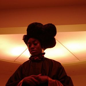 Foto Medusa Deluxe: Asesinato, Obsesión, Peinados