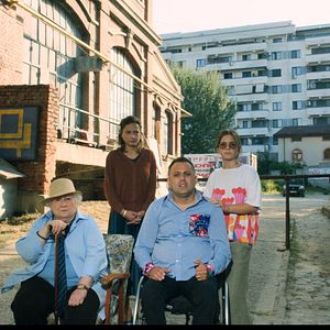 Foto Do Not Expect Too Much from the End of the World