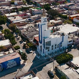 Foto La oscuridad de La Luz del Mundo
