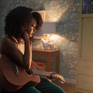 Foto Adrienne Warren