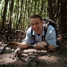 Foto Built to Survive