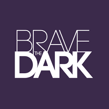 Foto Brave The Dark