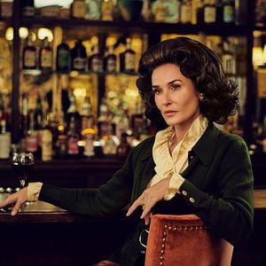 Foto Feud: Capote vs. The Swans