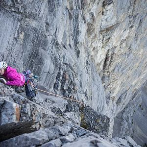 Foto Yamnuska: The Ragged Edge