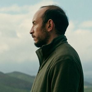 Foto Behind the Mountains