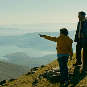 Foto Behind the Mountains