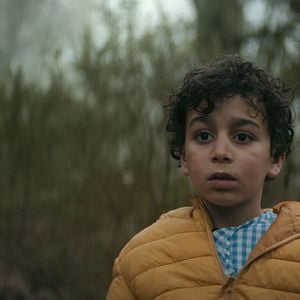 Foto Behind the Mountains