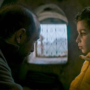 Foto Behind the Mountains