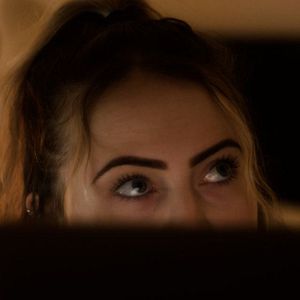 Foto Talking to Ghosts