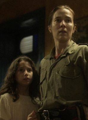 Cartel de A Mother's Embrace