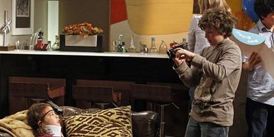 Cartel de Party Crasher