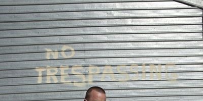 Cartel de Perro problemático