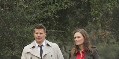 Cartel de The Family and the Feud