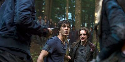 Cartel de Sobrevivir en la Tierra