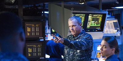 Cartel de Two Sailors Walk Into a Bar ...