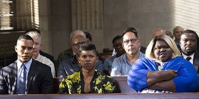 Cartel de The Devils Are Here