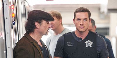 Cartel de Actual Physical Violence