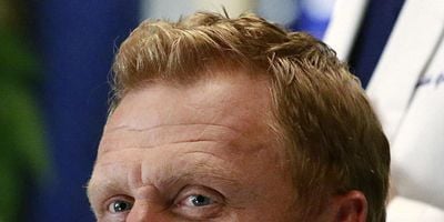 Cartel de Cayendo lentamente