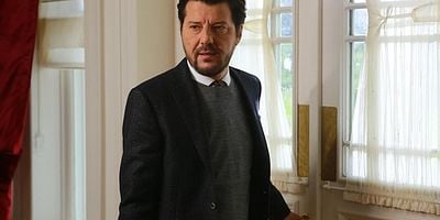 Cartel de Vatanım Sensin 4.Bölüm