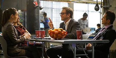 Cartel de Too Perfect