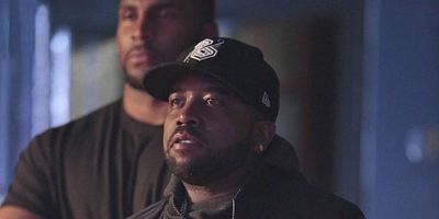 Cartel de Saving Face