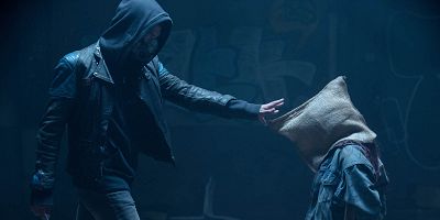 Cartel de No más paseos por el bosque