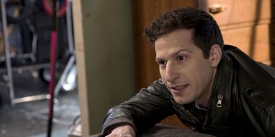 Cartel de Servir y proteger