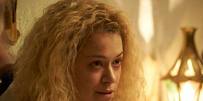 Cartel de Las mujeres y los niños primero