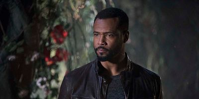 Cartel de Junto al agua mansa