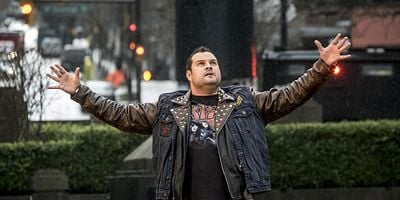 Cartel de Corre, Iris, corre