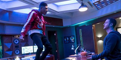 Cartel de Of Hardiness is Mother