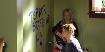 Cartel de Los terrores empiezan en casa