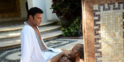 Cartel de El hombre que invento la moda