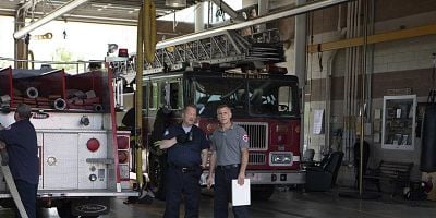 Cartel de This Isn't Charity