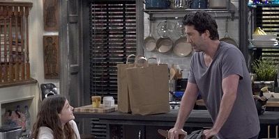 Cartel de So Long, Division