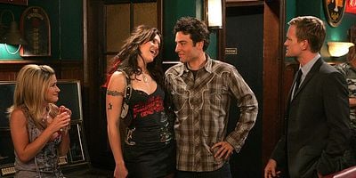 Cartel de Espera por él