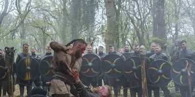 Cartel de What Happens in the Cave