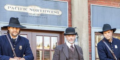 Cartel de Lost and Found