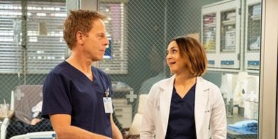 Cartel de Head Over High Heels