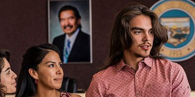 Cartel de Con gracia y gratitud