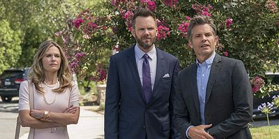 Cartel de Coyote en ropa deportiva