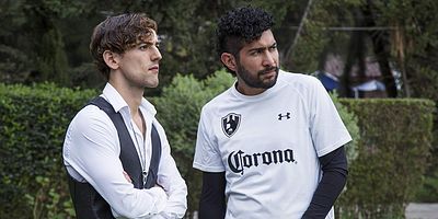 Cartel de Nuestro Guggenhelm