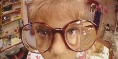 Cartel de Stephanie Gets Framed